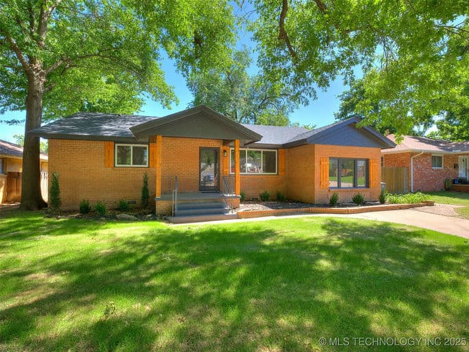 2528 E 57th St in Tulsa, OK